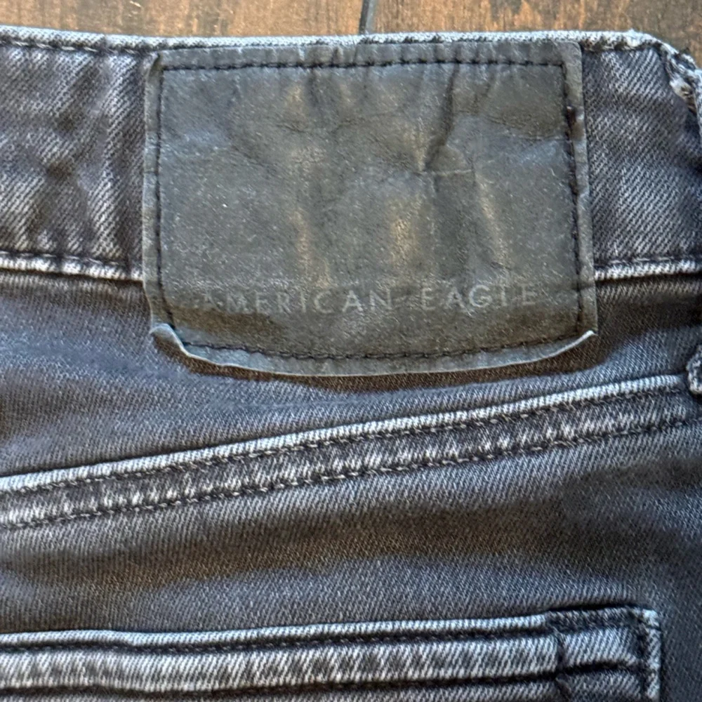 American Eagle Jeans Mens 28x32 Slim Straight Leg Black Denim‎ Distressed Grunge